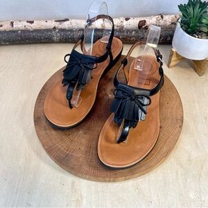 FitFlop Tia Fringe Leather Toe Post Sandals Women’s US 9 UK 7 Black Comfort